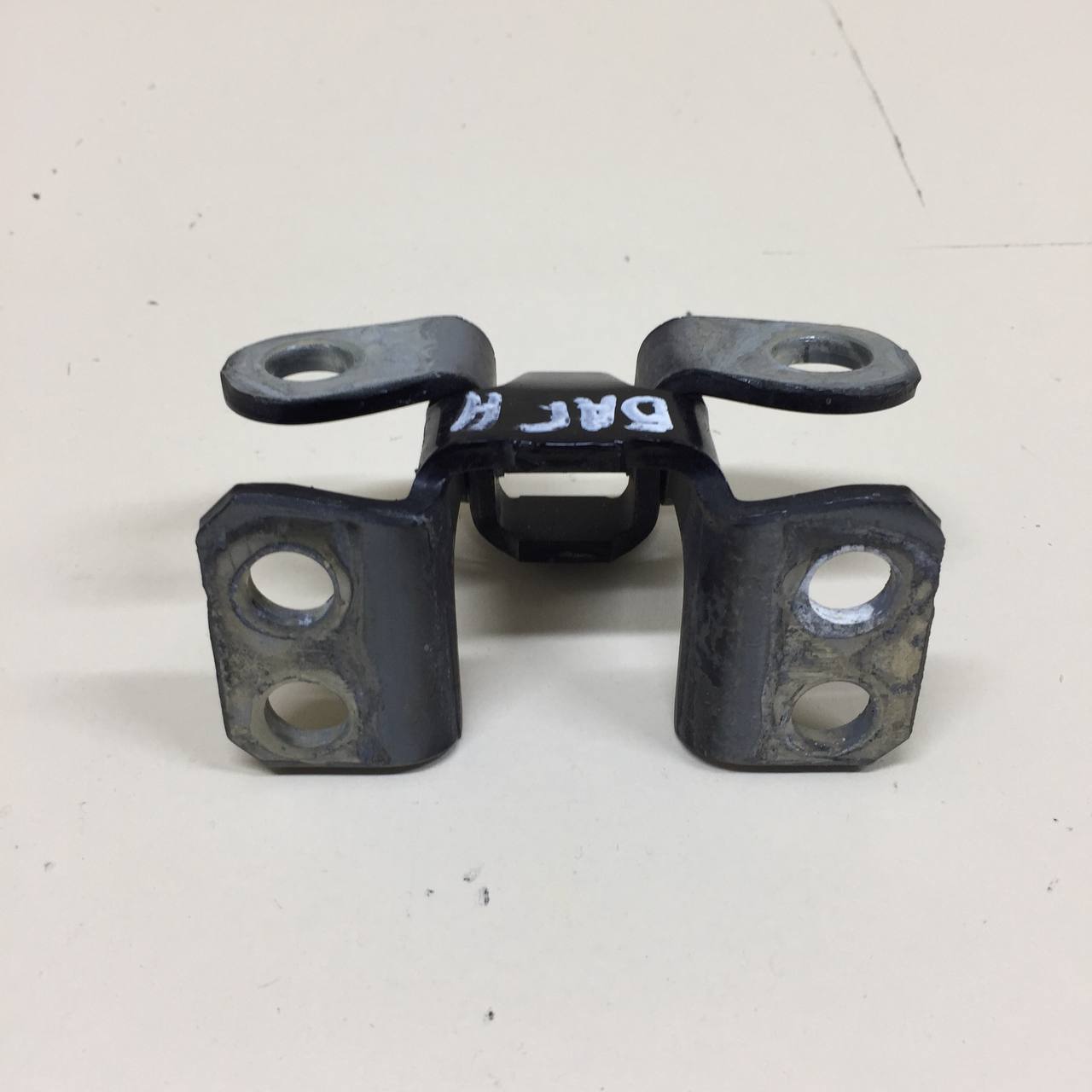 Петля двери багажника Toyota Land Cruiser Prado (J150) 2009-2022 Петля двери багажника Toyota Land Cruiser Prado (J150) 2009-2022