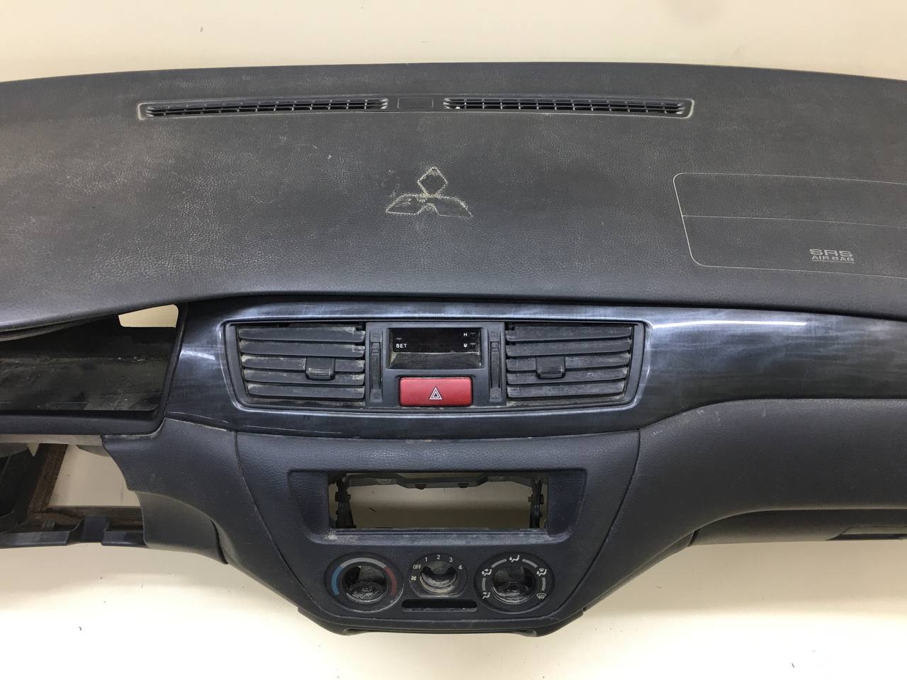 Подушка безопасности (комплект) Mitsubishi Lancer 9 (CS/Classic) 2000-2011 Подушка безопасности (комплект) Mitsubishi Lancer 9 (CS/Classic) 2000-2011