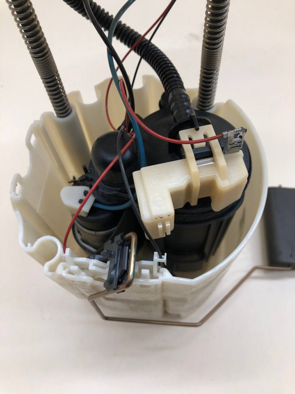 Насос топливный электрический Chevrolet Cruze (J300) 2009-2016