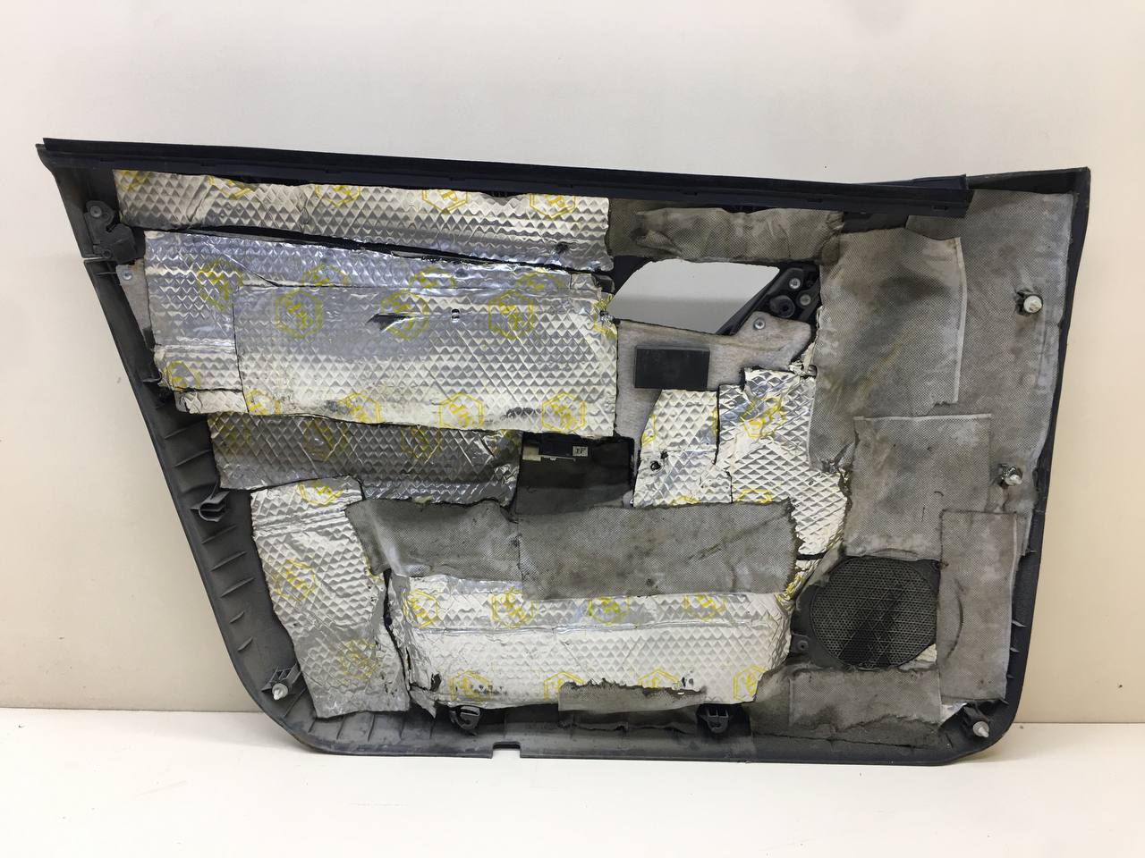 Обшивка двери передней правой Chevrolet Aveo T250 2005-2011