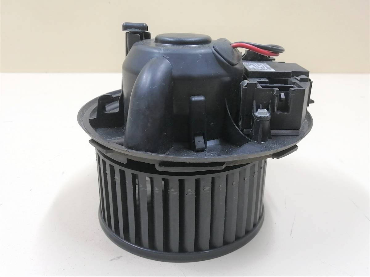 Моторчик отопителя Skoda Octavia (A5 1Z-) 2004-2013 Моторчик отопителя Skoda Octavia (A5 1Z-) 2004-2013