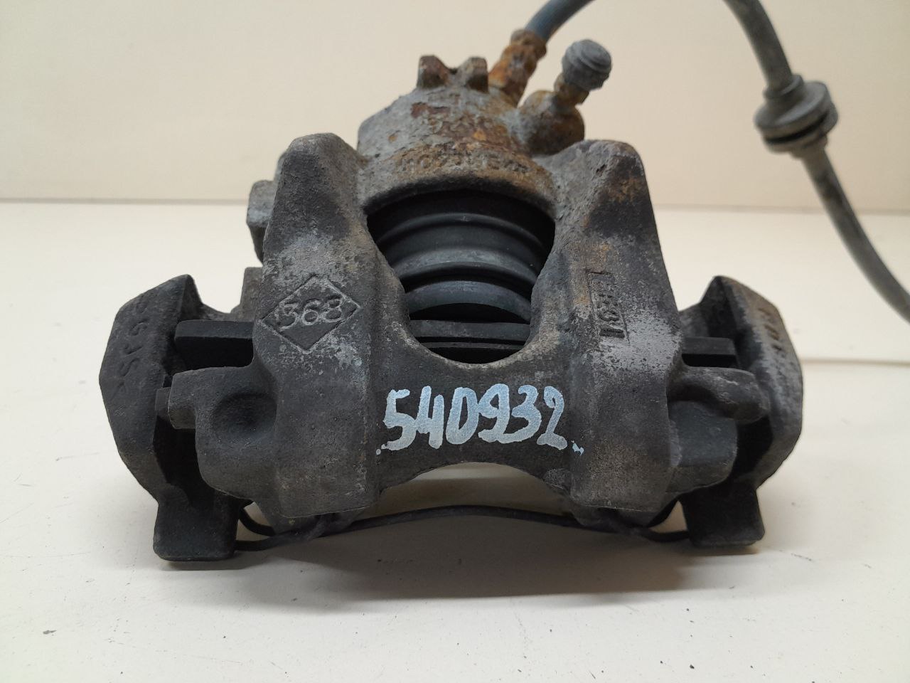 Суппорт передний левый Renault Logan (2) 2014>