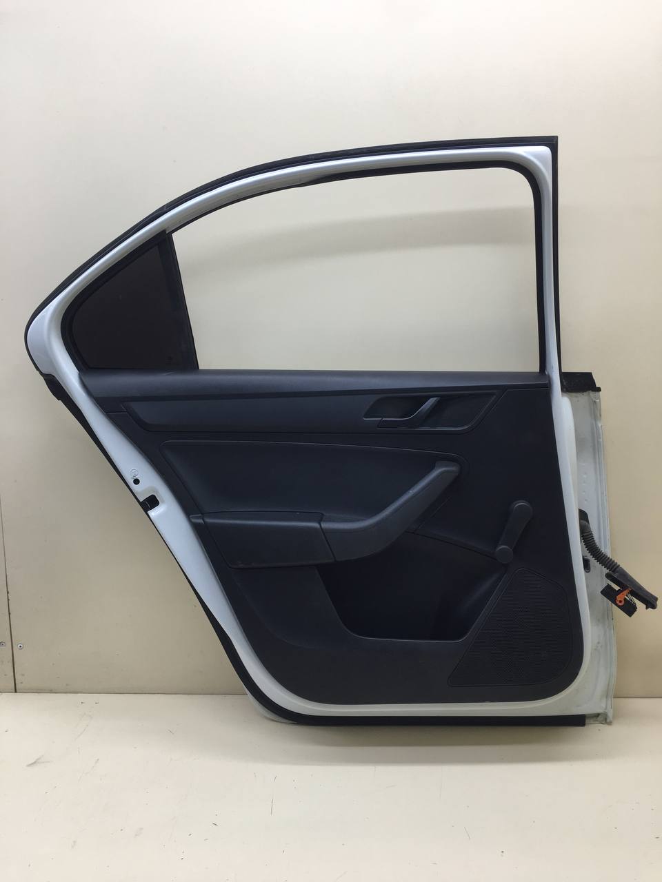 Дверь задняя левая Skoda Rapid 2012-2020 Дверь задняя левая Skoda Rapid 2012-2020