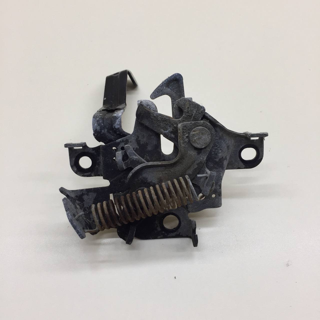 Замок капота Toyota Auris (E150) 2006-2012