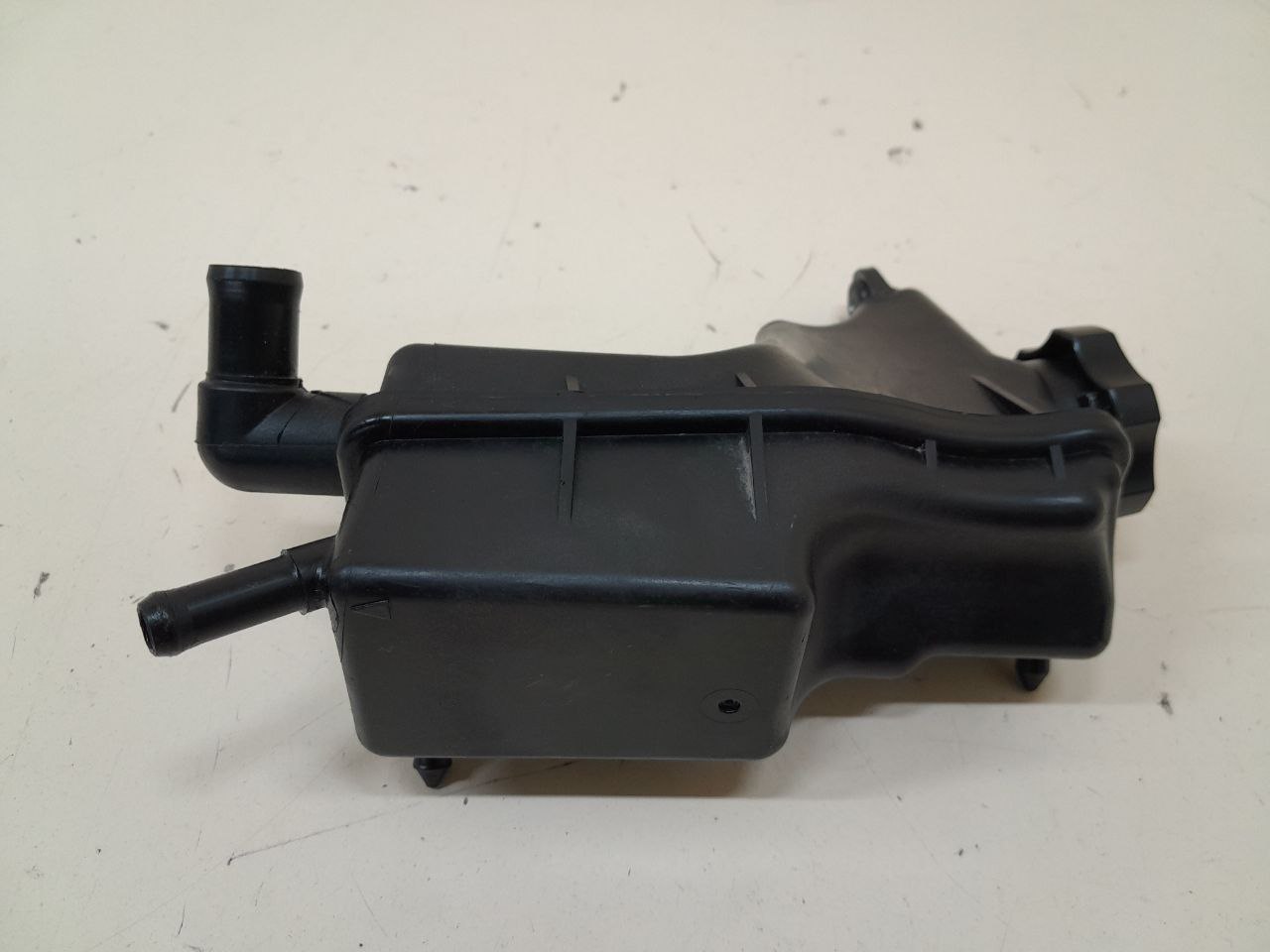 Бачок гидроусилителя Chevrolet Cruze (J300) 2009-2016 Бачок гидроусилителя Chevrolet Cruze (J300) 2009-2016