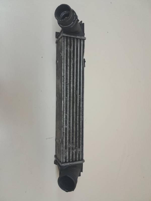 Интеркулер BMW 3-series E90/E91 2005-2011 Интеркулер BMW 3-series E90/E91 2005-2011