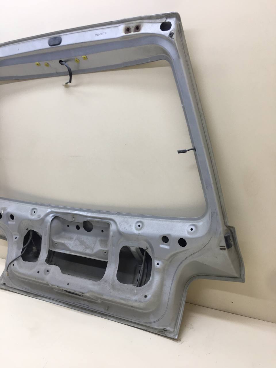 Дверь багажника Subaru Impreza (G10) 1996-2000