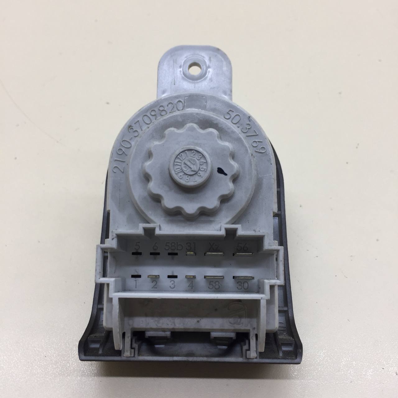 Переключатель света фар Lada Granta 2011>