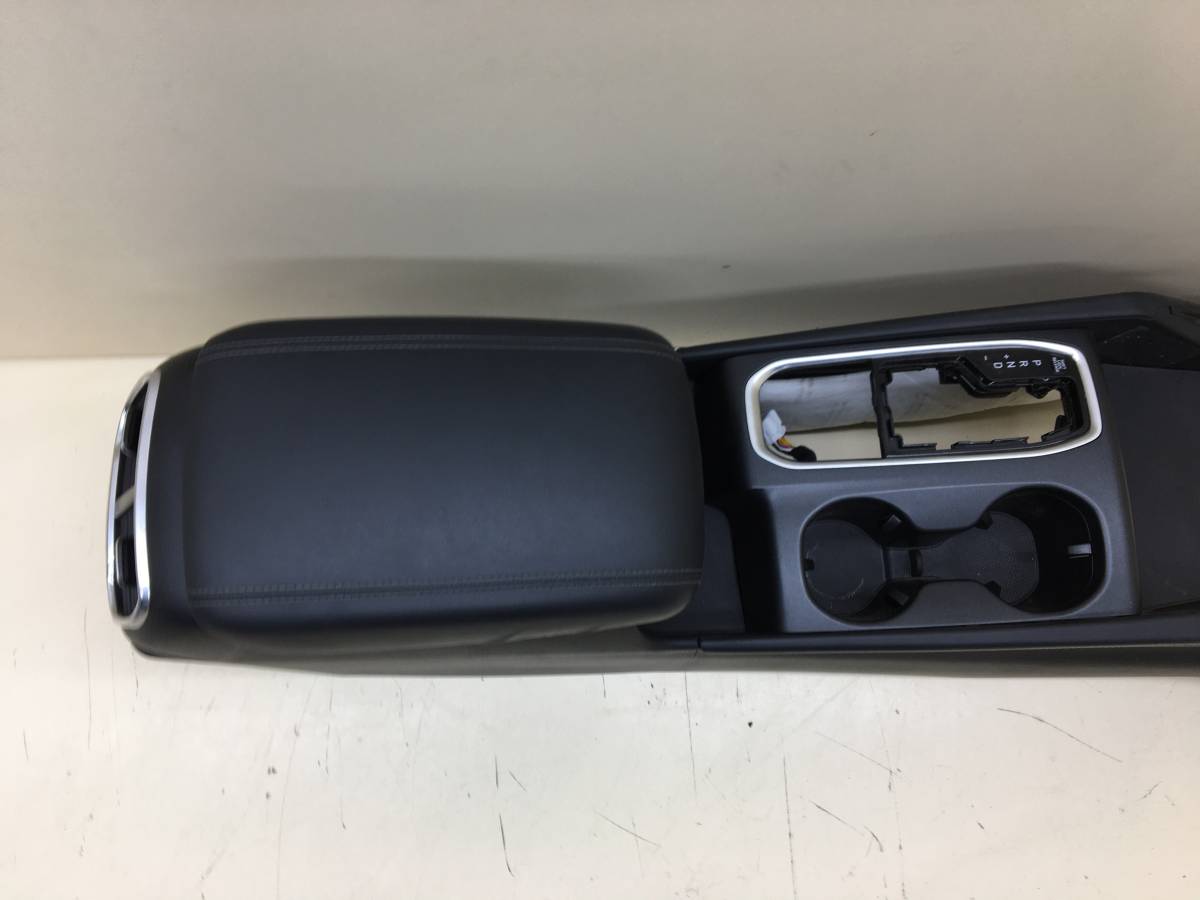 Консоль центральная Hyundai Santa Fe (TM) 2018-2022