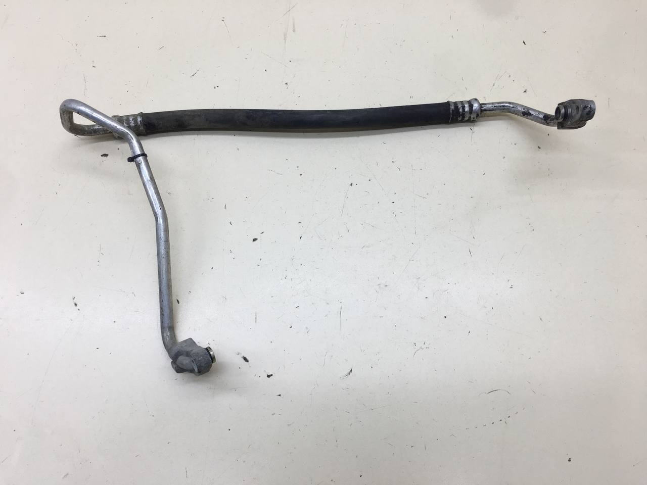 Трубка кондиционера Cadillac STS 2004-2011