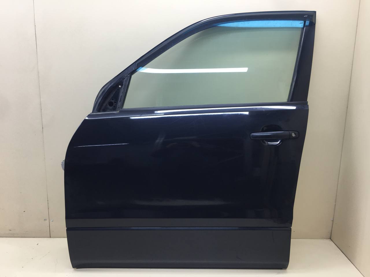 Дверь передняя левая Suzuki Grand Vitara 2005-2015
