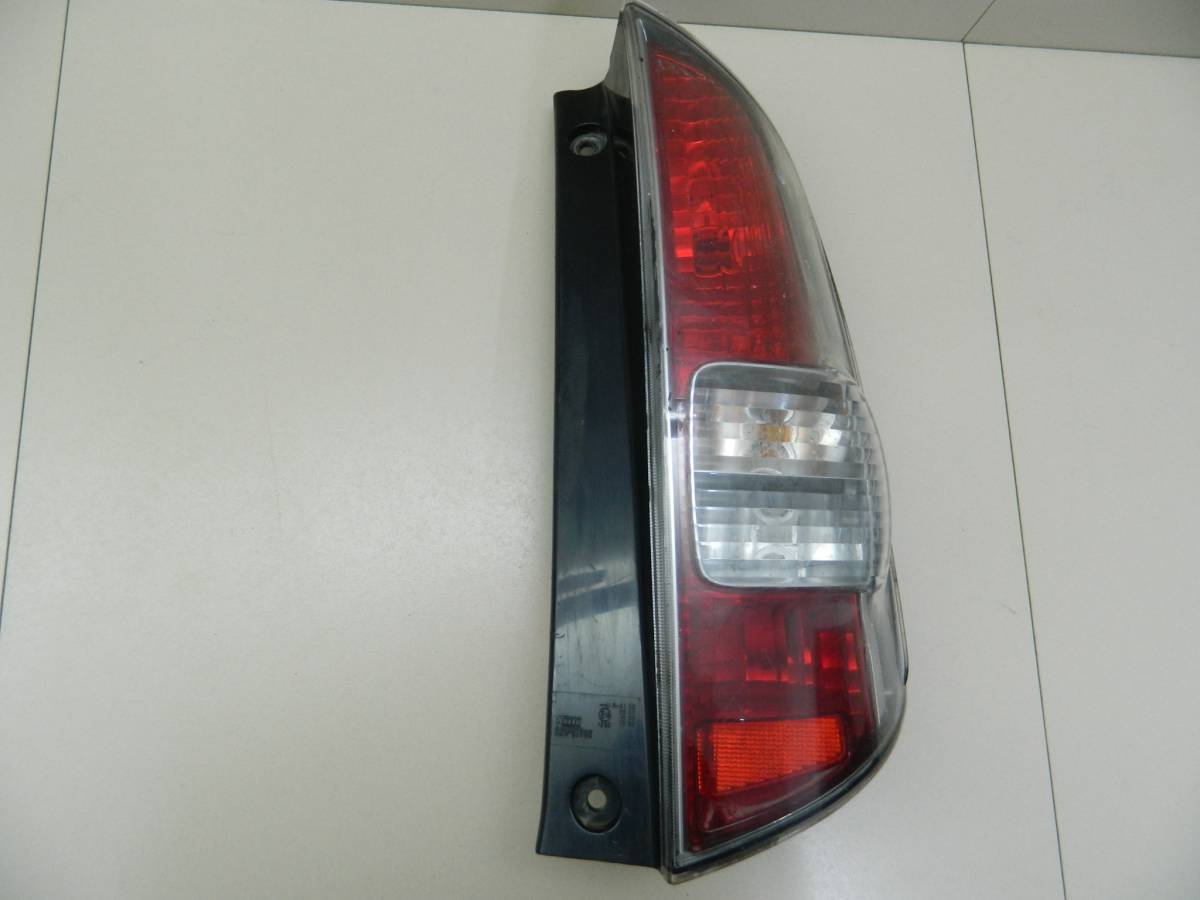 Фонарь задний правый Daihatsu Boon (M300) 2004-2010