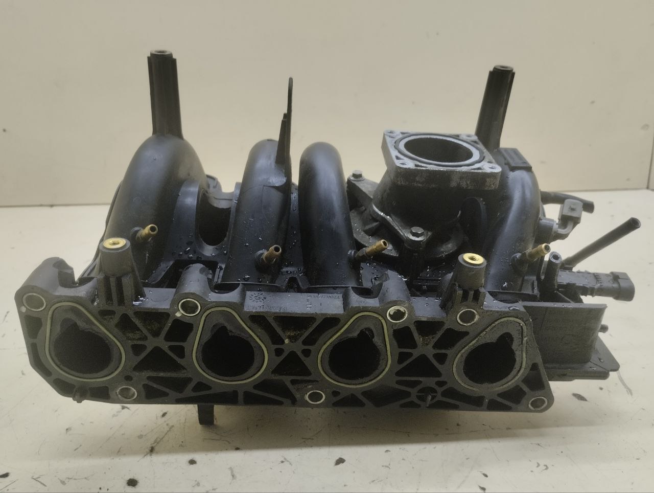 Коллектор впускной Renault Logan (2) 2014> Коллектор впускной Renault Logan (2) 2014>