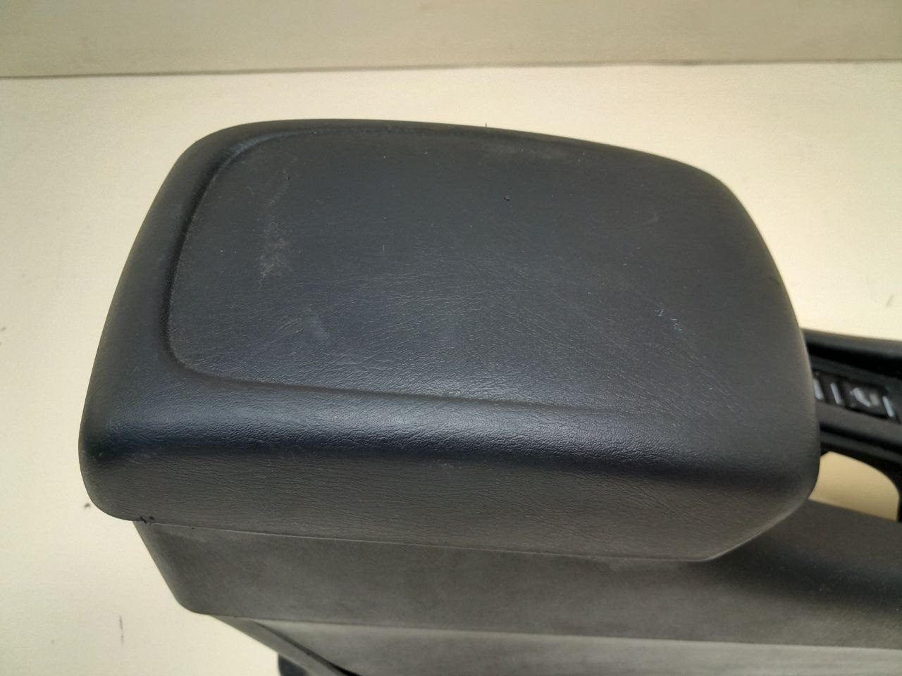Консоль центральная Nissan Almera (N16) 2000-2006 Консоль центральная Nissan Almera (N16) 2000-2006