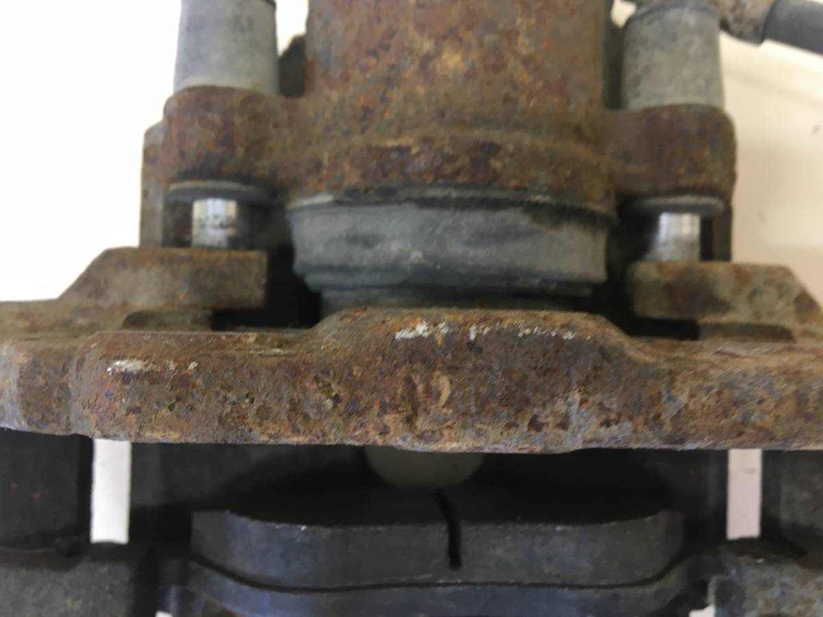 Суппорт передний правый Ford Fiesta (MK5) 2002-2008