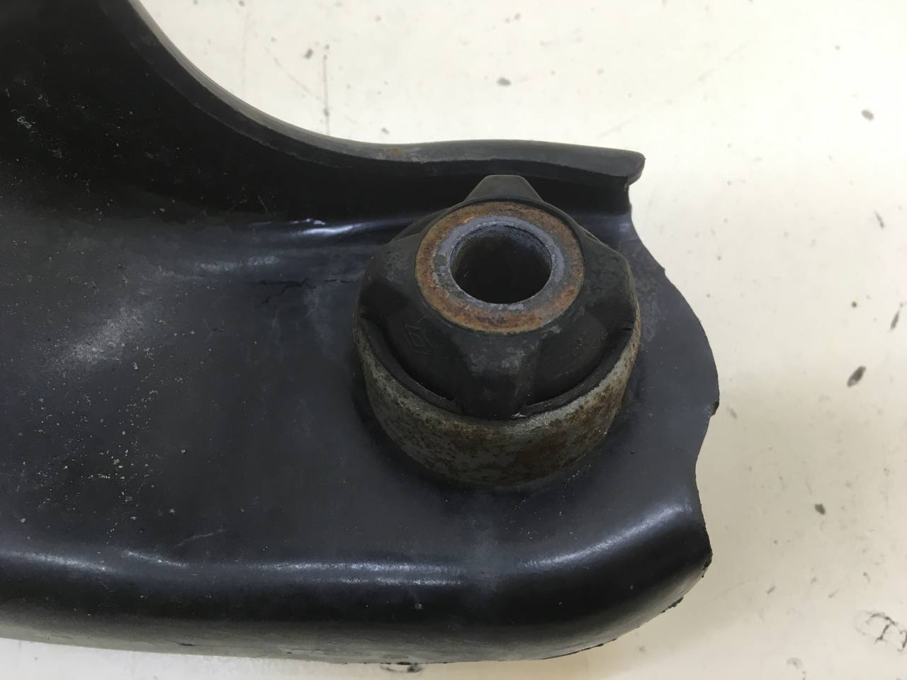 Рычаг передний левый Nissan Almera 3 (G11, G15) 2012>