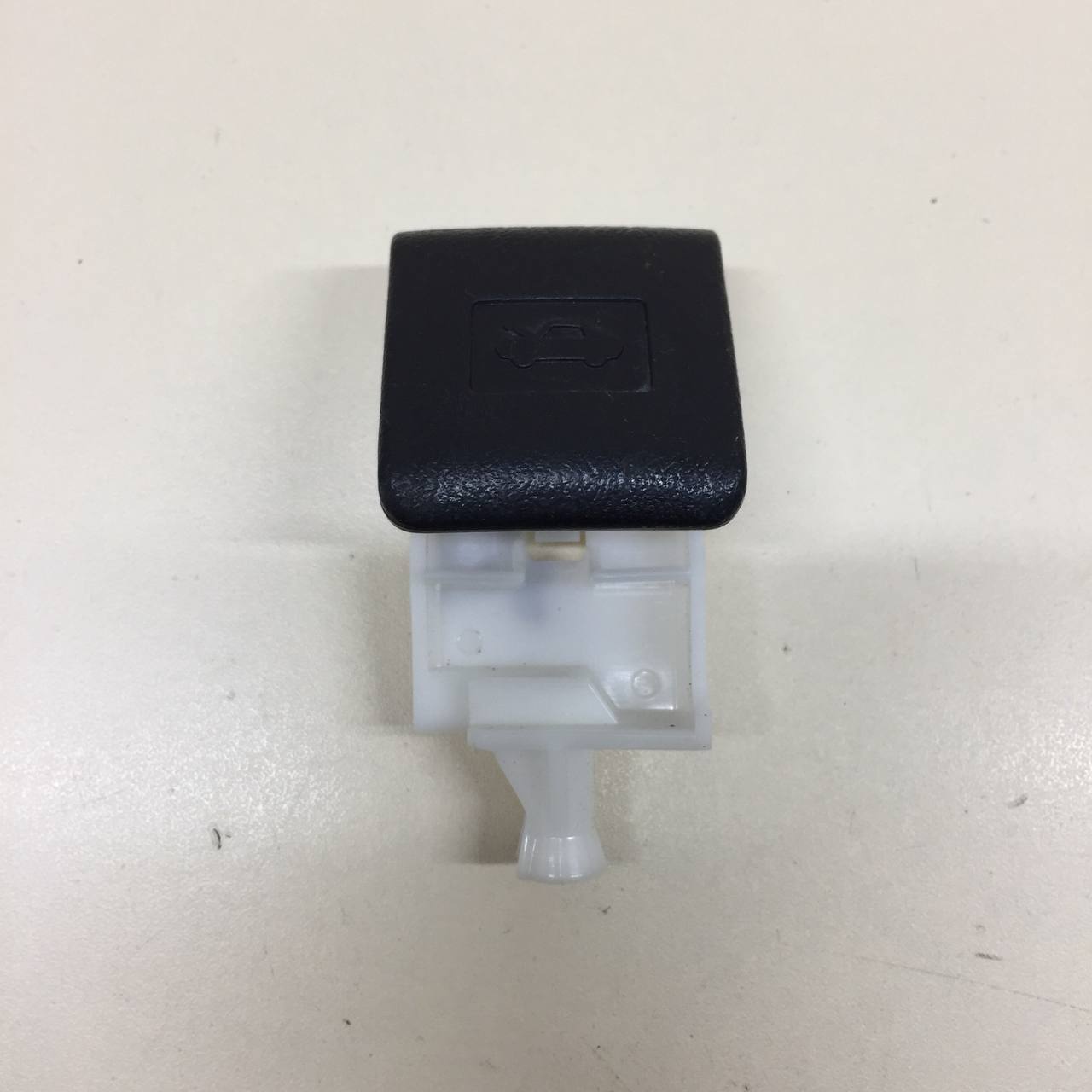Ручка открывания капота Toyota Corolla E150 2006-2013 Ручка открывания капота Toyota Corolla E150 2006-2013