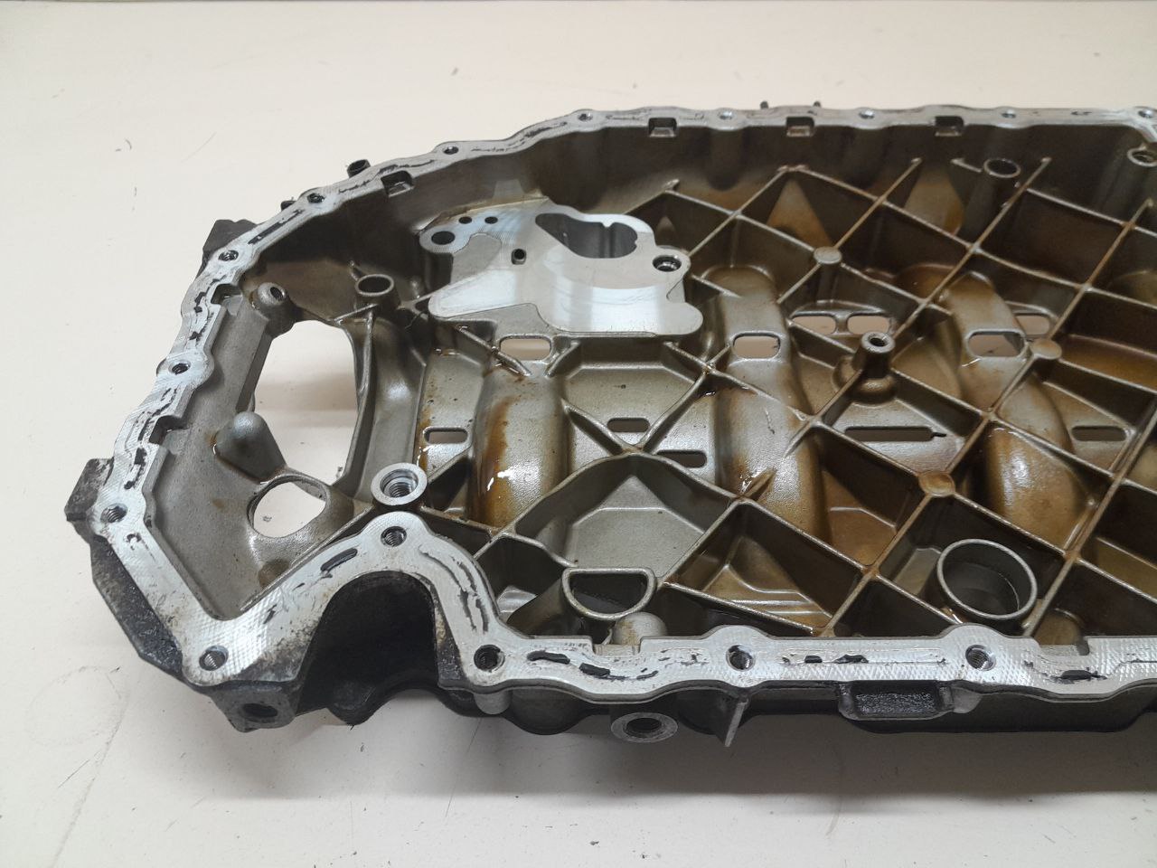 Поддон масляный двигателя Skoda Octavia (A5 1Z-) 2004-2013 Поддон масляный двигателя Skoda Octavia (A5 1Z-) 2004-2013
