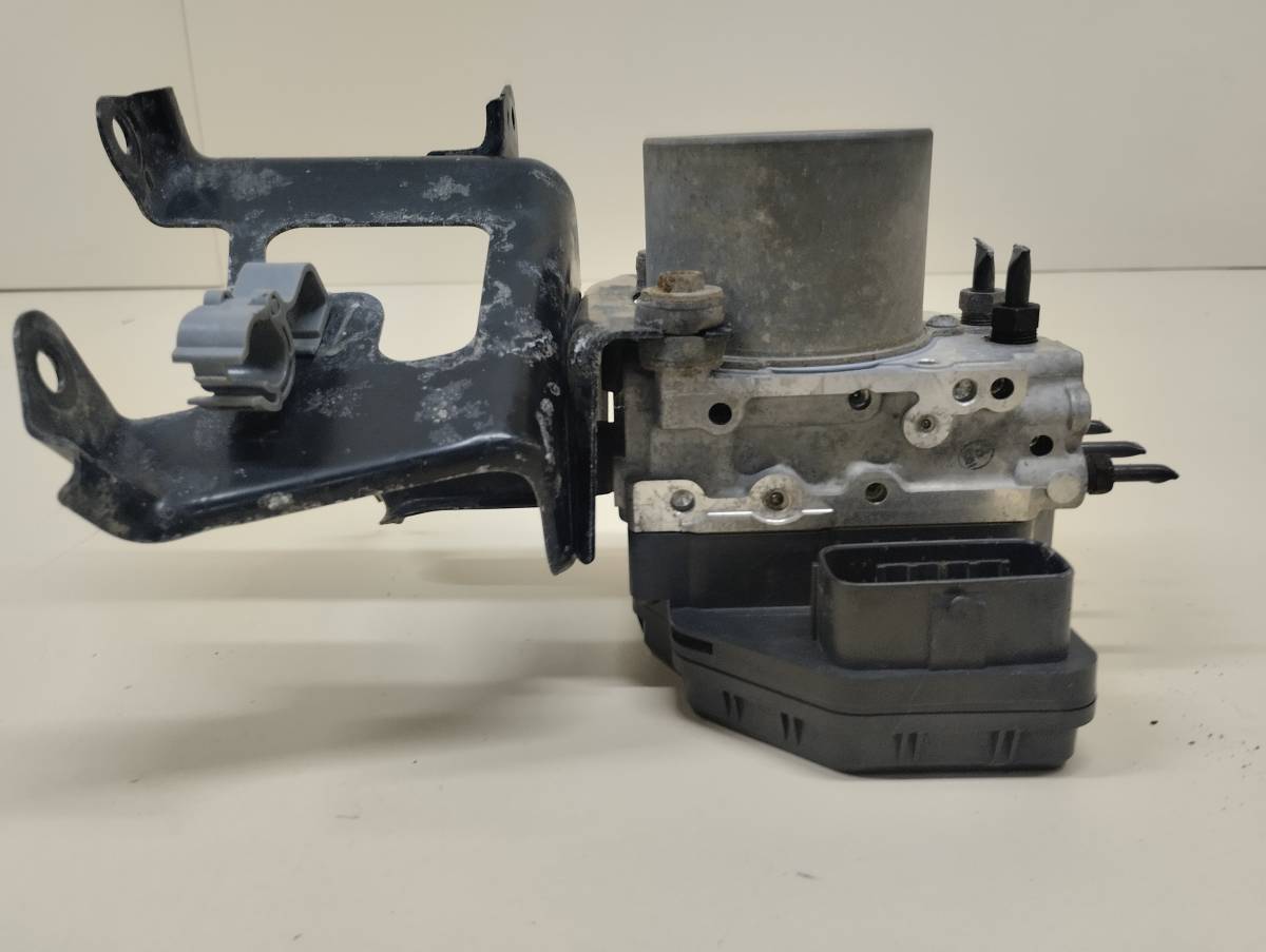 Блок ABS (насос) Lexus RX 350 /450h (XL10) 2009-2015