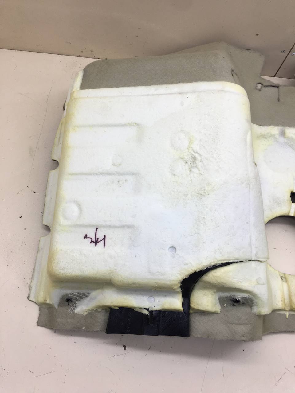 Покрытие напольное (ковролин) Lada  Niva Travel 2020>