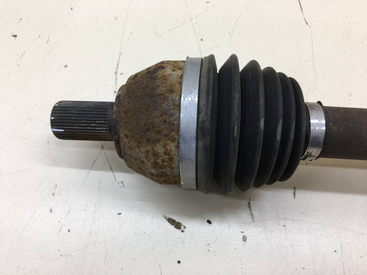 Полуось передняя правая Ford Mondeo 4 2007-2015 Полуось передняя правая Ford Mondeo 4 2007-2015