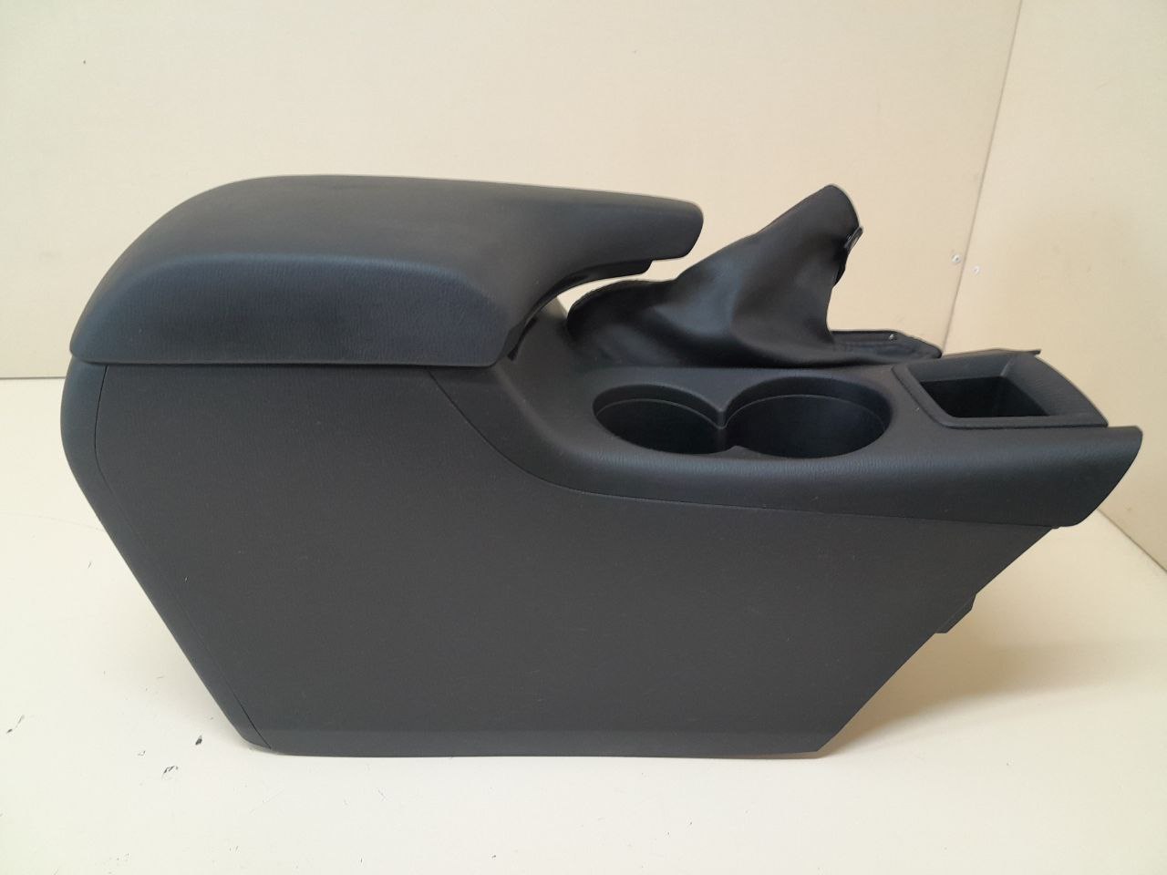 Консоль центральная Mazda Mazda 3 (BM) 2013-2016 Консоль центральная Mazda Mazda 3 (BM) 2013-2016