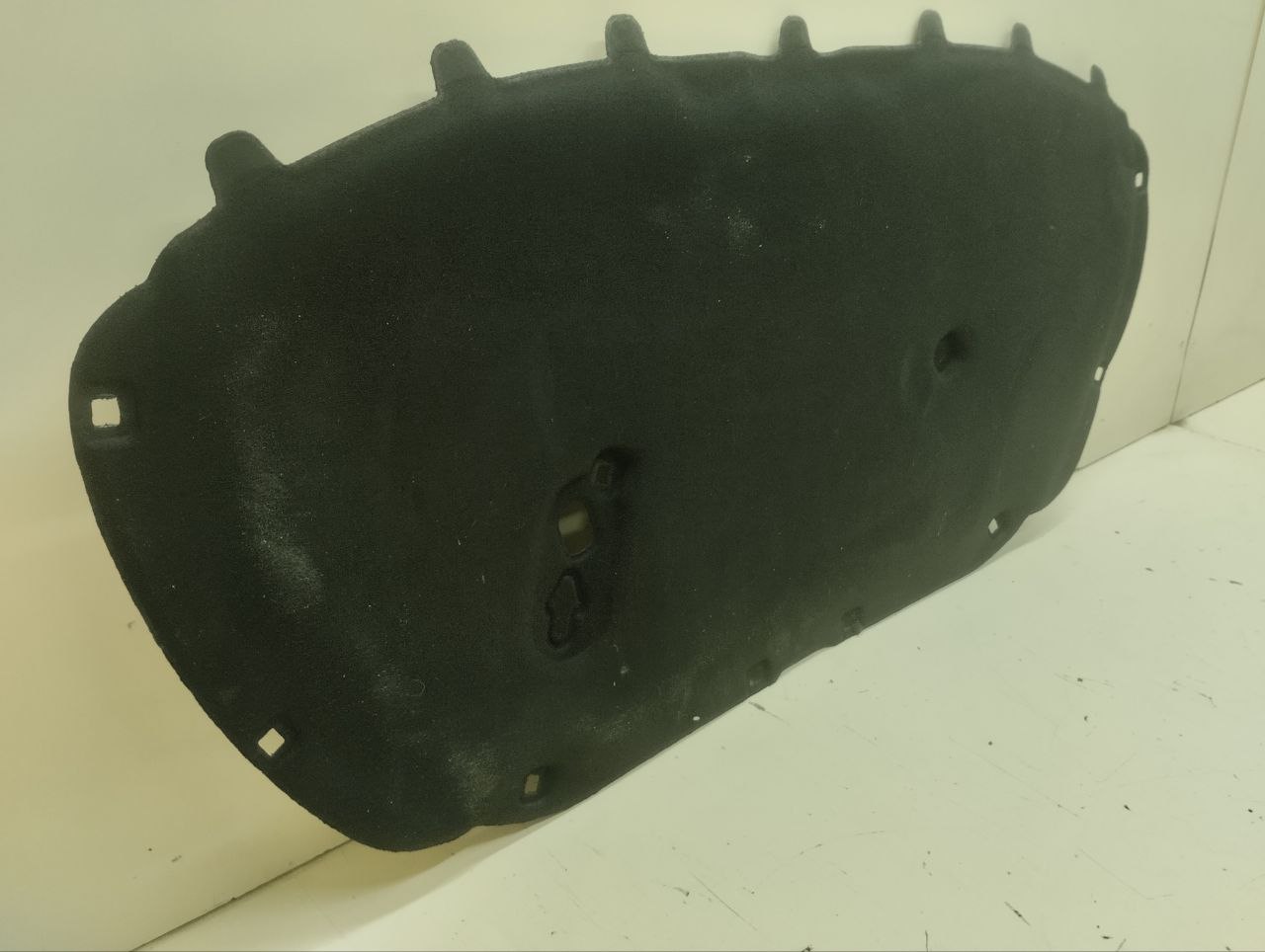 Шумоизоляция капота Volkswagen Polo (MK5) 2011-2020 Шумоизоляция капота Volkswagen Polo (MK5) 2011-2020