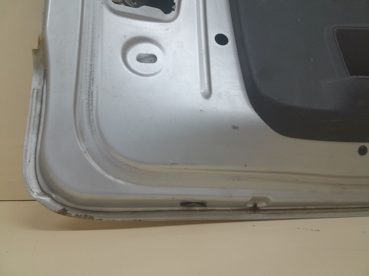 Дверь багажника со стеклом Nissan Terrano (D10) 2014> Дверь багажника со стеклом Nissan Terrano (D10) 2014>