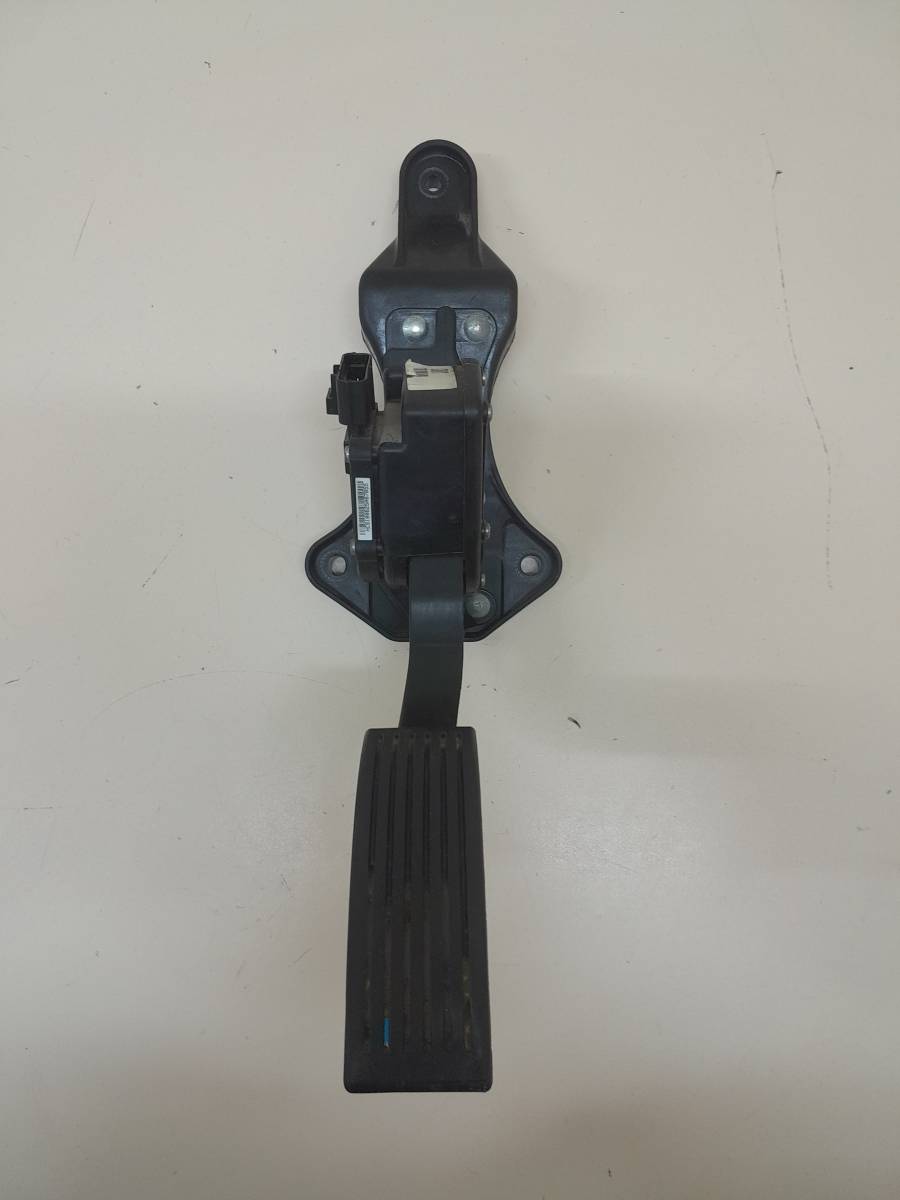 Педаль газа Hyundai ix55 2007-2013 Педаль газа Hyundai ix55 2007-2013