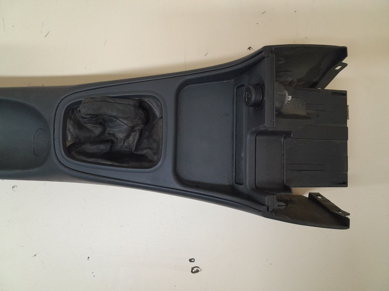 Консоль центральная Nissan Almera (N16) 2000-2006 Консоль центральная Nissan Almera (N16) 2000-2006