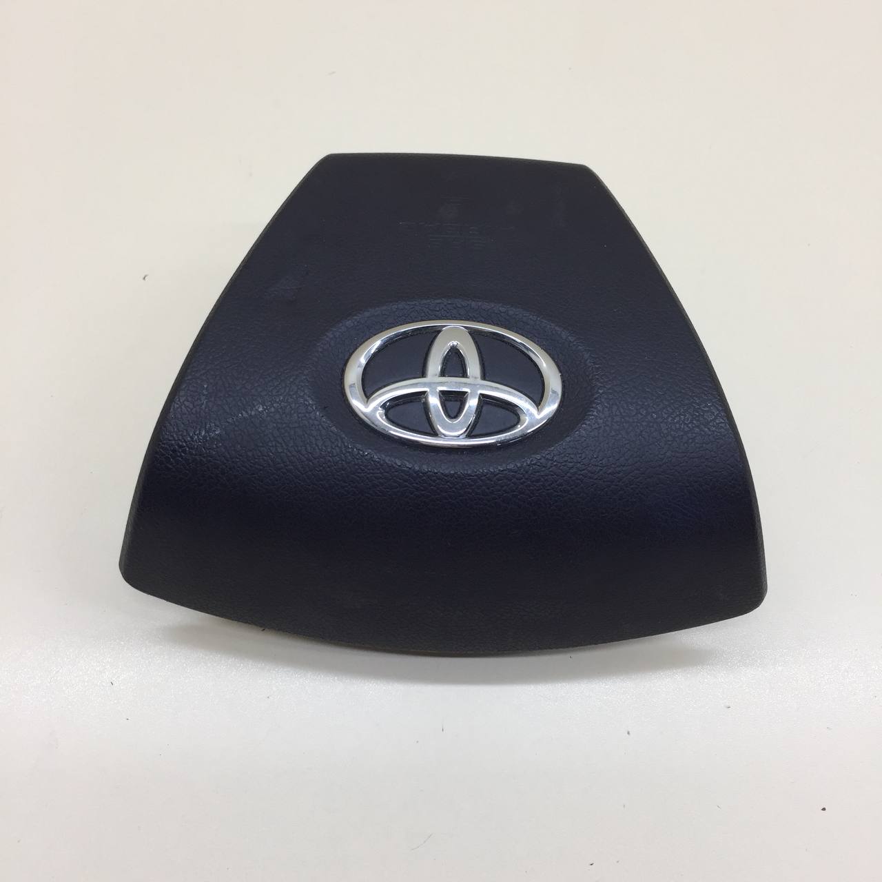 Подушка безопасности в рулевое колесо Toyota Camry (XV50) 2011-2017 Подушка безопасности в рулевое колесо Toyota Camry (XV50) 2011-2017
