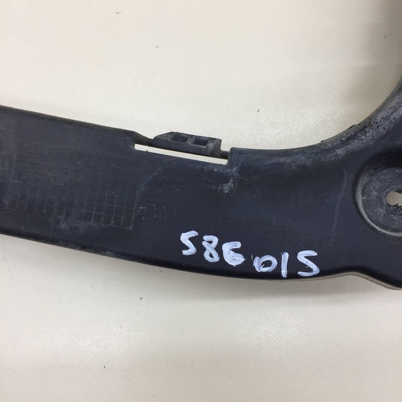 Кронштейн заднего бампера левый Ford Focus 3 2011>