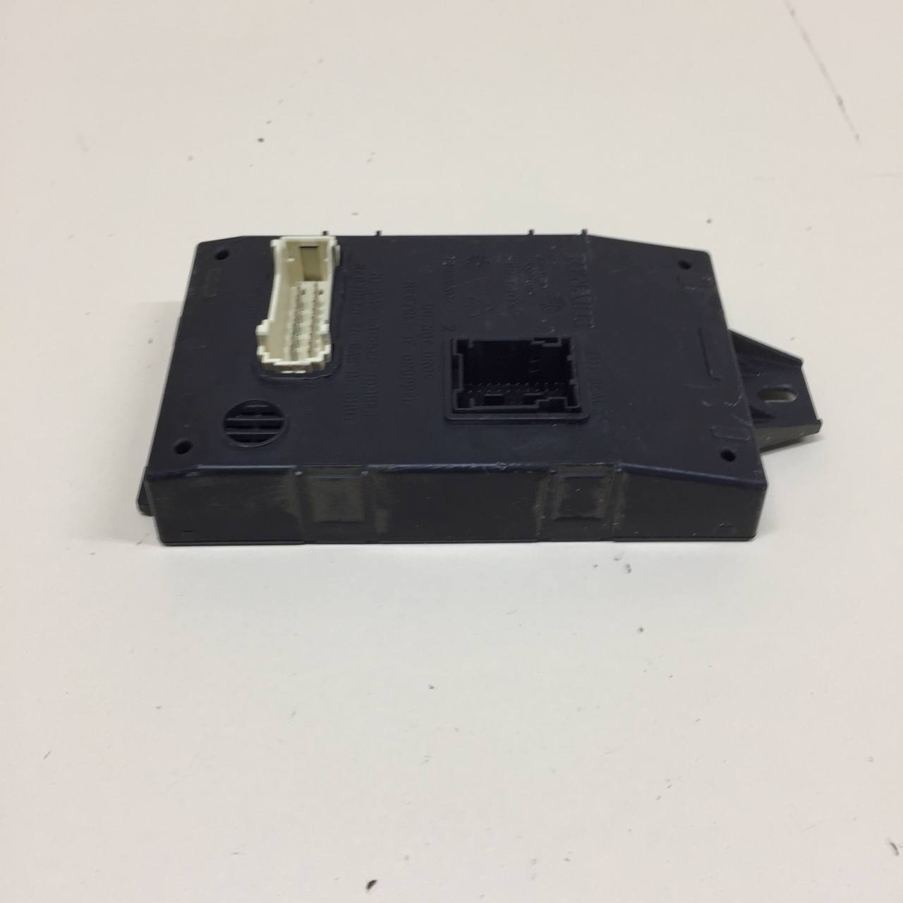 Блок комфорта Renault Duster (HSA, HSM) 2012> Блок комфорта Renault Duster (HSA, HSM) 2012>