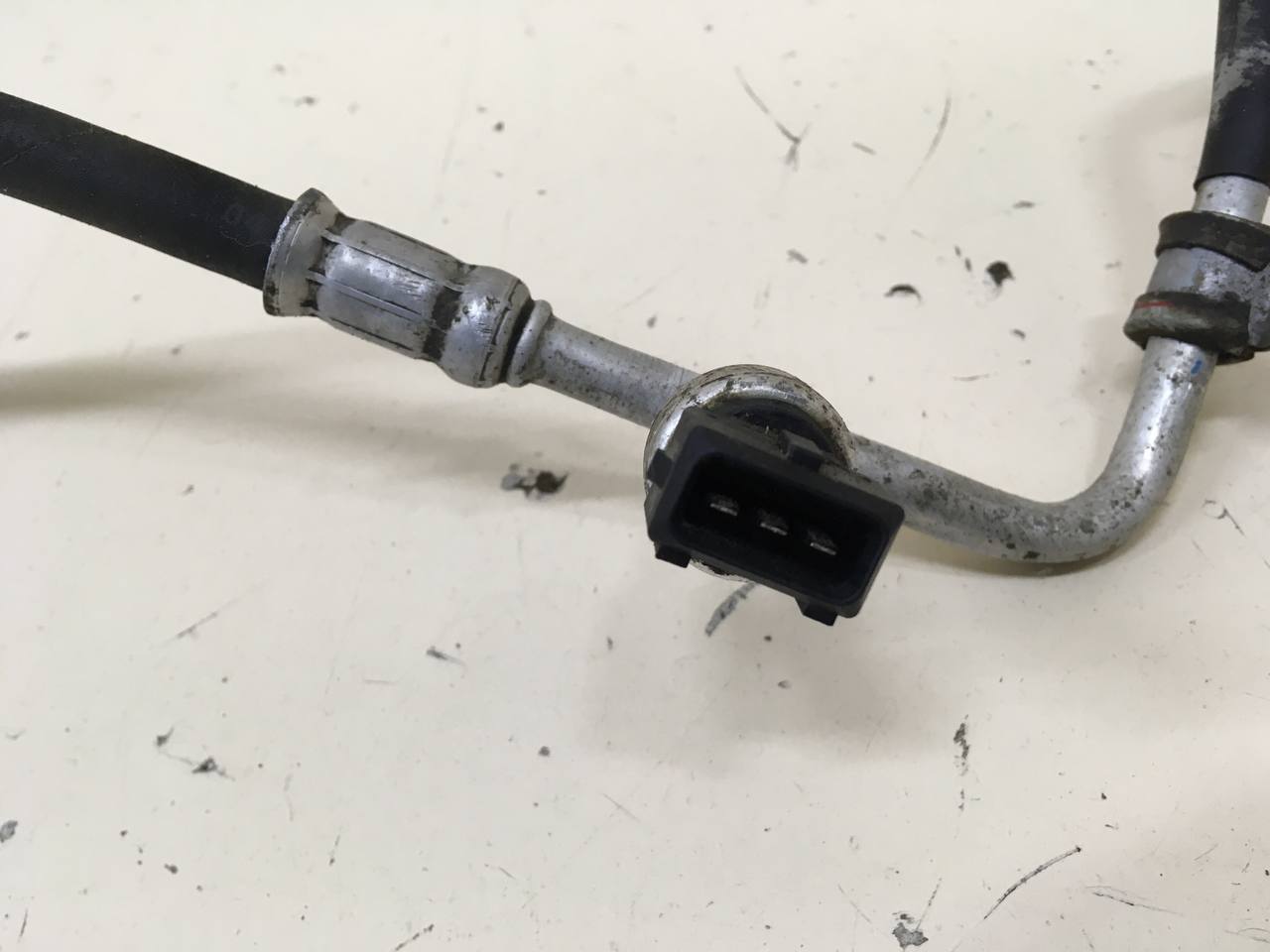 Трубка кондиционера Jaguar XE (760) 2014-2021