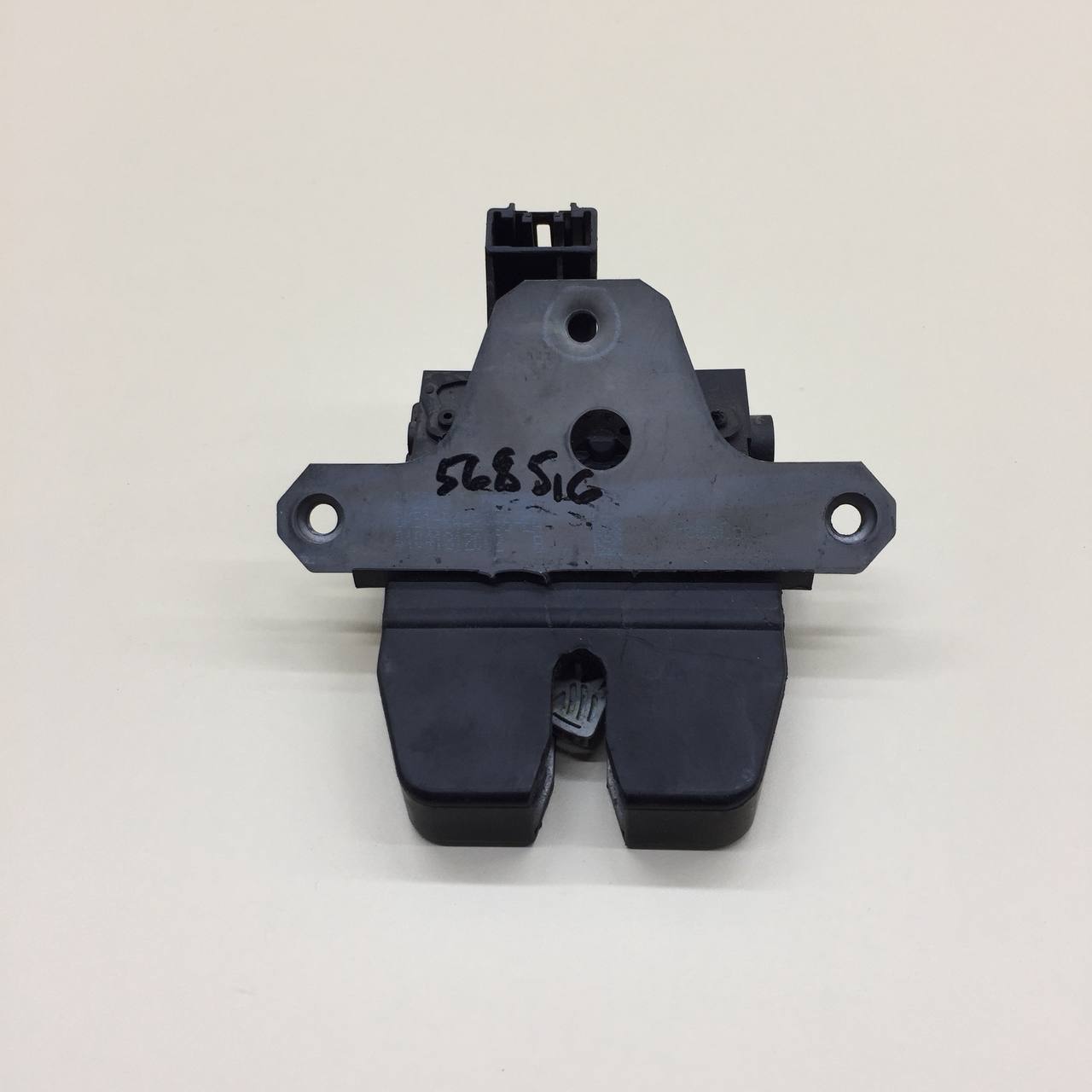 Замок багажника Ford Mondeo 4 2007-2015 Замок багажника Ford Mondeo 4 2007-2015