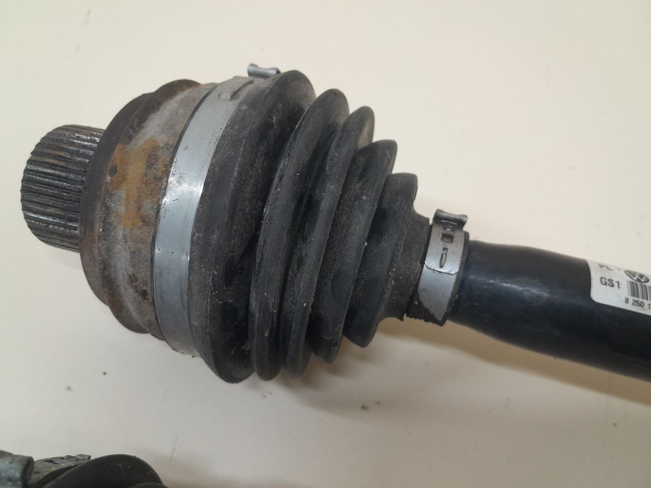 Полуось передняя Audi Q5 (8R) 2008-2017