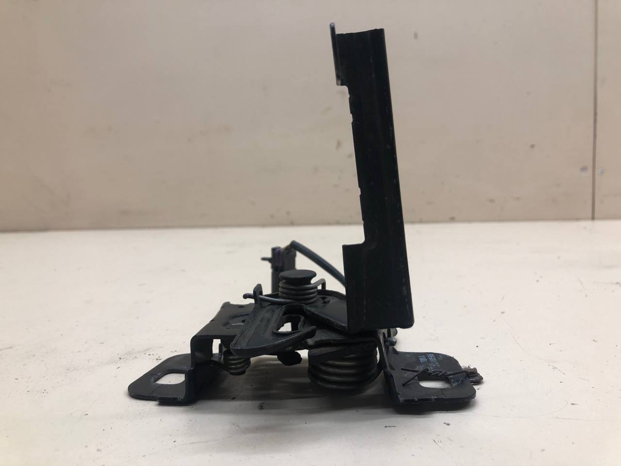 Замок капота Chevrolet Cruze (J300) 2009-2016