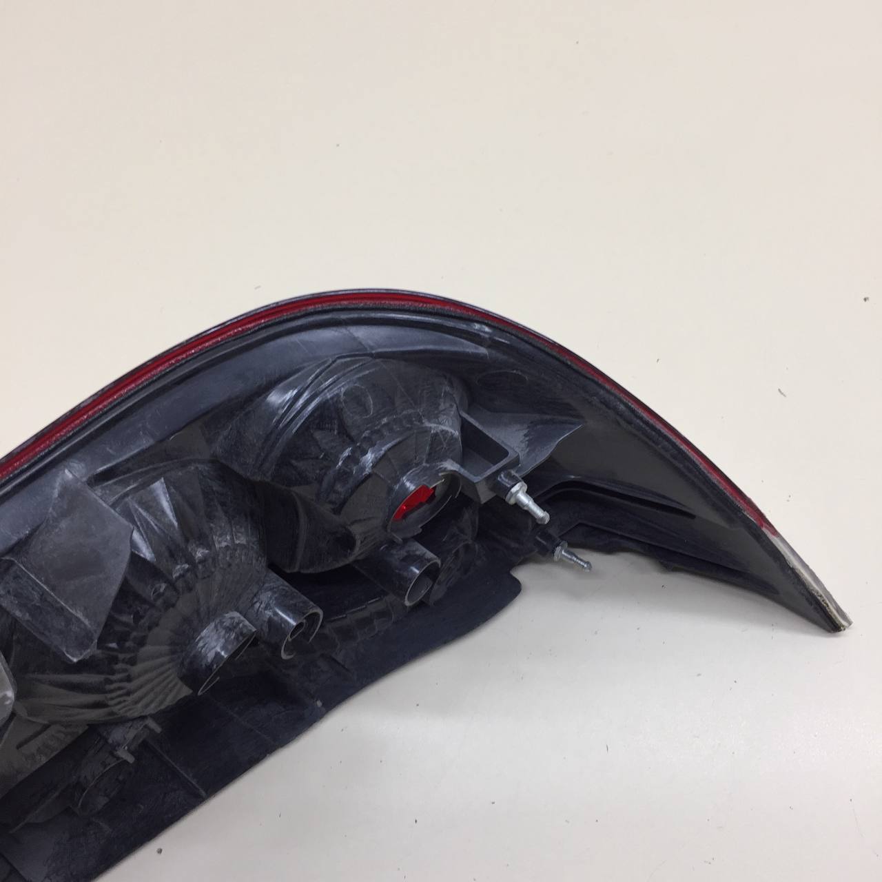 Фонарь задний левый Mitsubishi Lancer 9  (CS/Classic) 2000-2011