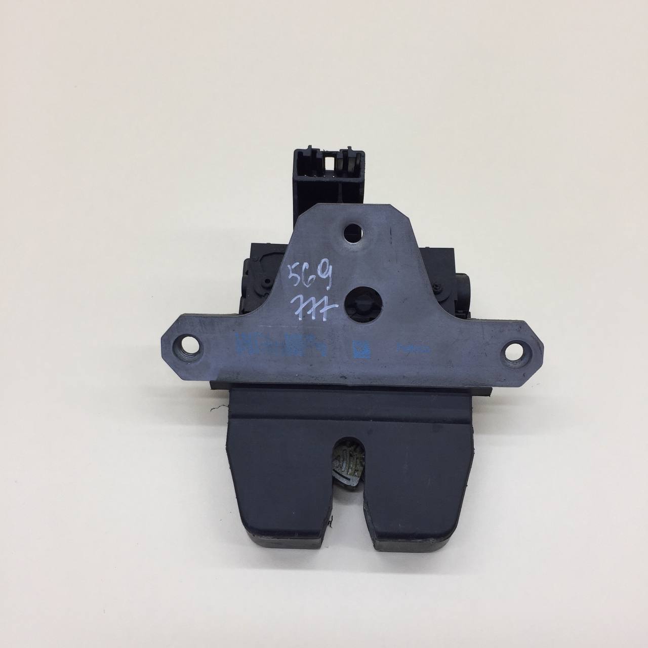 Замок багажника Ford Focus 3 2011>