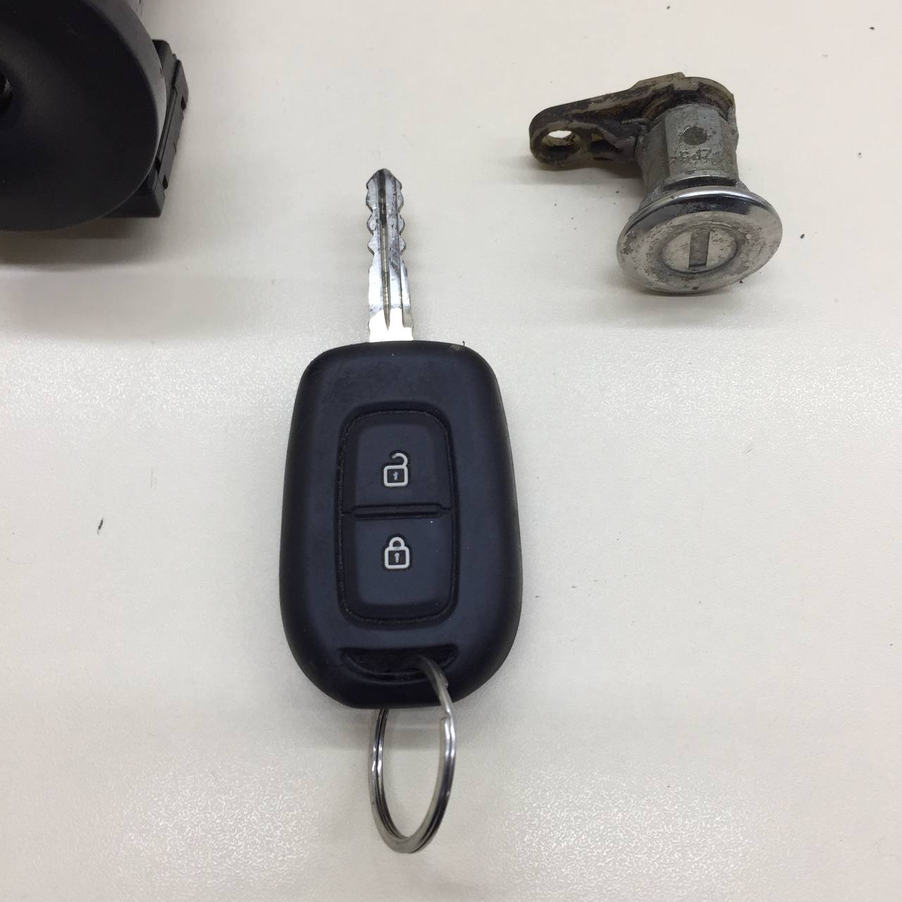 Замок зажигания Renault Logan (2) 2014>