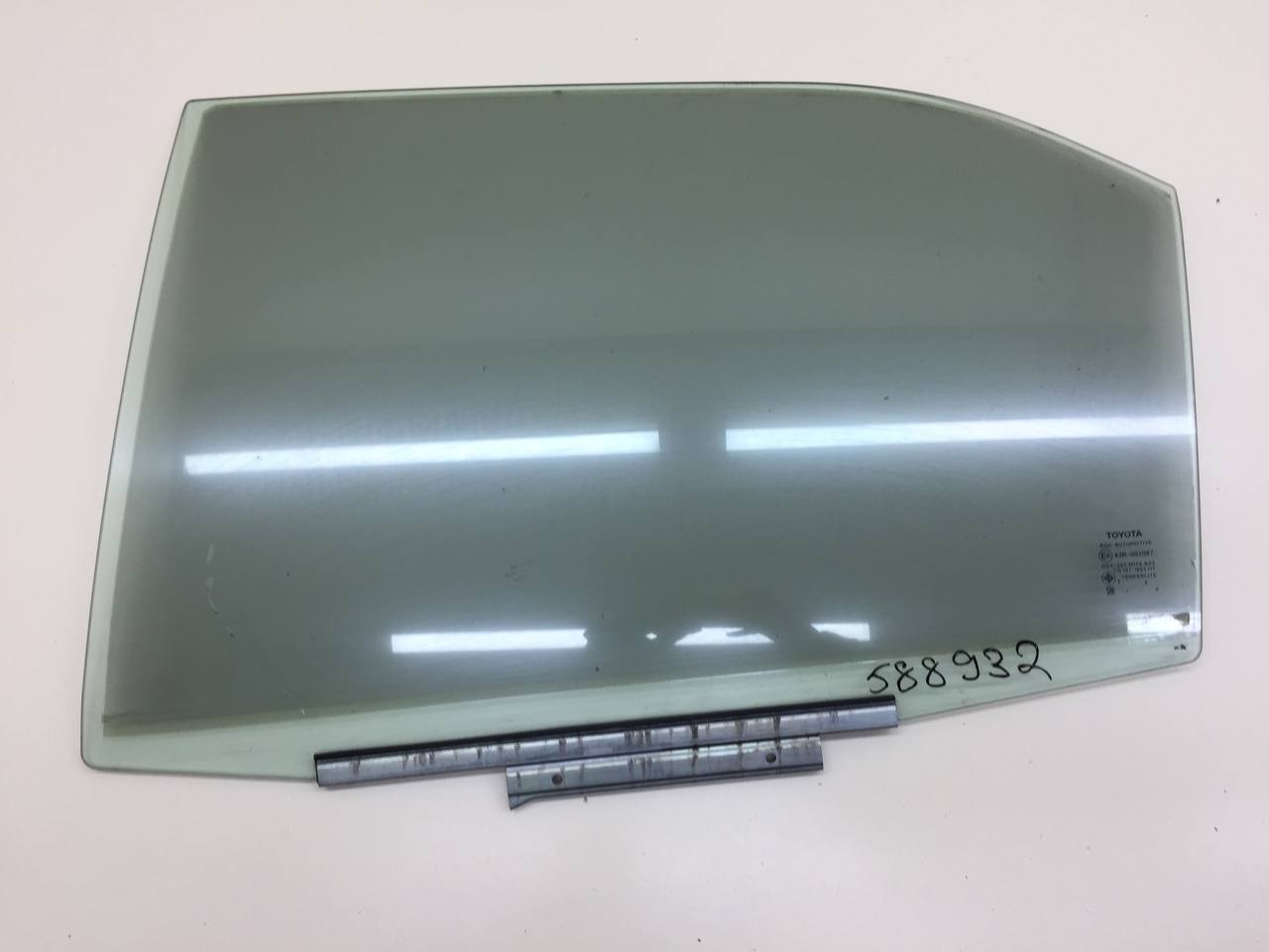 Стекло двери задней левой Toyota Camry (V50) 2011-2017