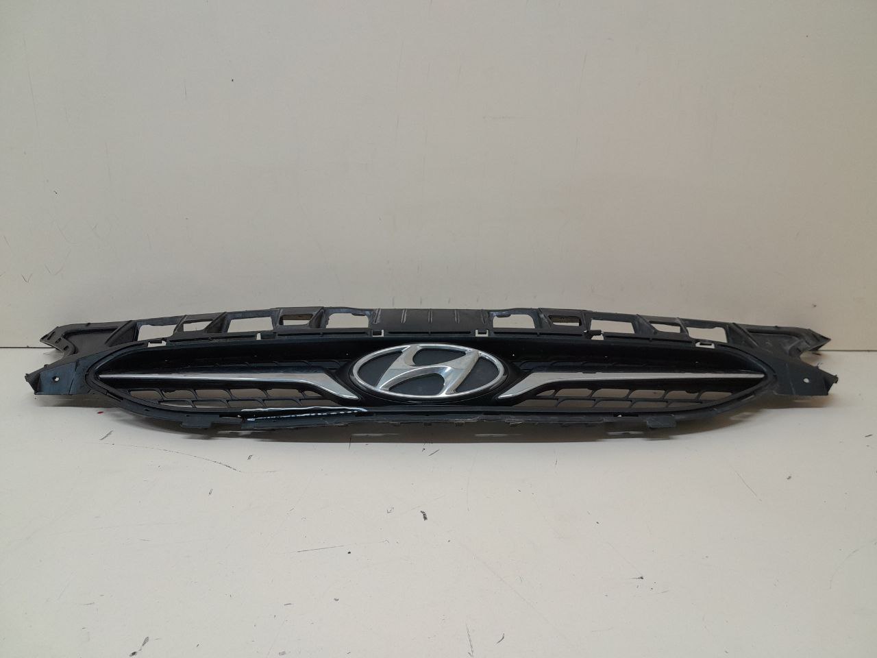 Решетка радиатора Hyundai Solaris (RB) 2010-2017