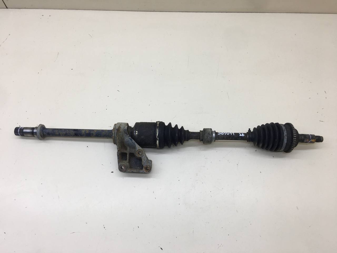 Полуось передняя правая Mazda Mazda 6 (GG) 2002-2007 Полуось передняя правая Mazda Mazda 6 (GG) 2002-2007