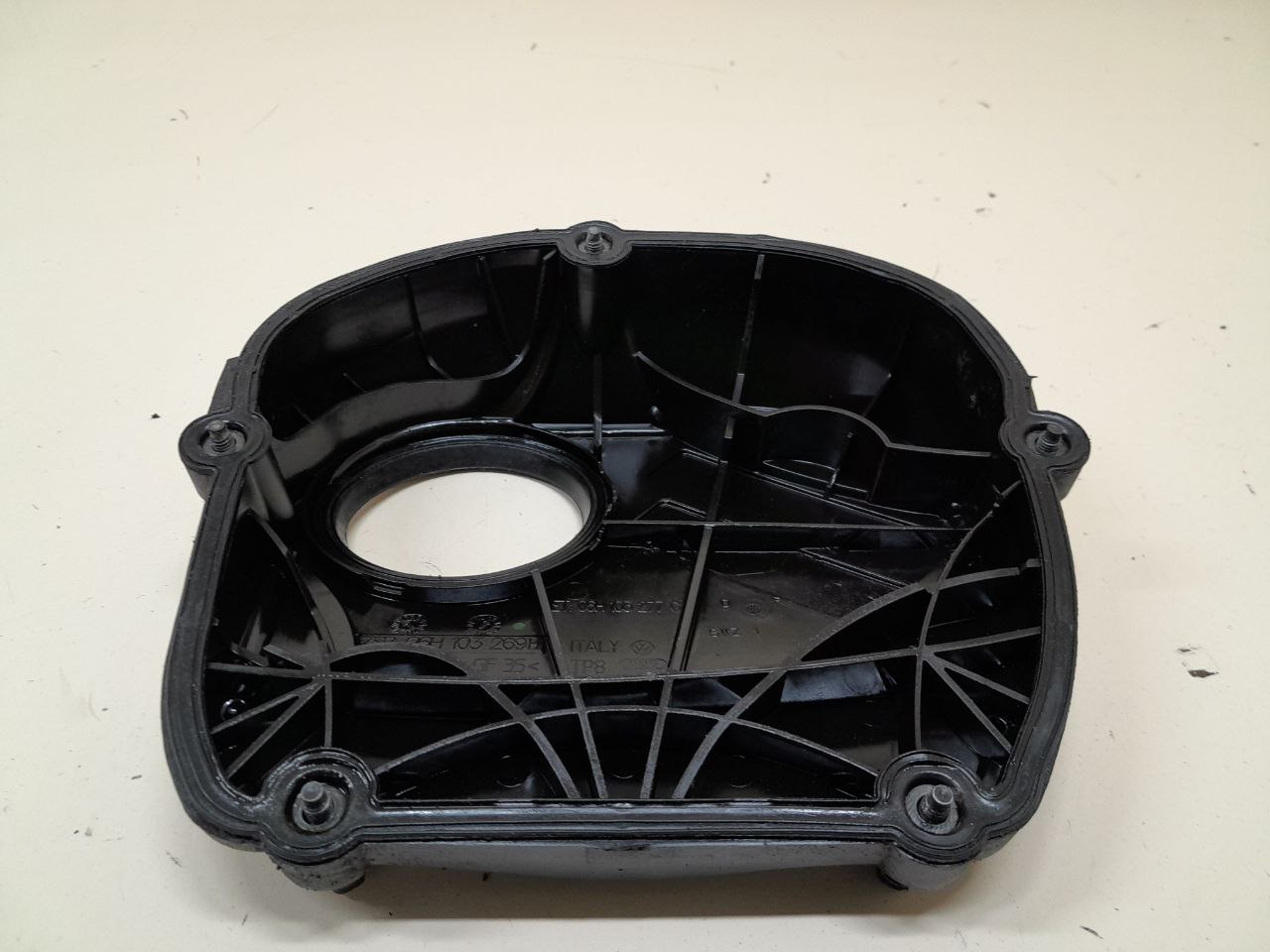 Кожух ремня ГРМ Skoda Octavia (A5 1Z-) 2004-2013 Кожух ремня ГРМ Skoda Octavia (A5 1Z-) 2004-2013
