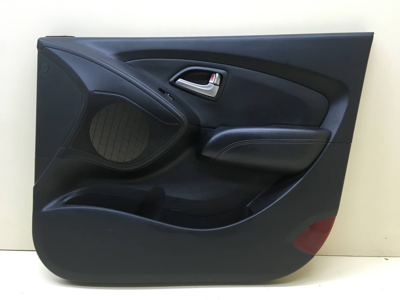 Обшивка двери передней правой Hyundai ix35 (LM) 2010-2015 Обшивка двери передней правой Hyundai ix35 (LM) 2010-2015