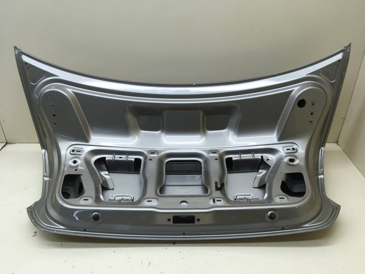 Крышка багажника Volkswagen Polo (MK5) 2011-2020 Крышка багажника Volkswagen Polo (MK5) 2011-2020