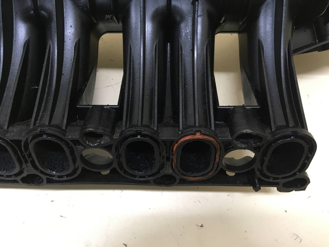 Коллектор впускной Jaguar XE (760) 2014-2021 Коллектор впускной Jaguar XE (760) 2014-2021