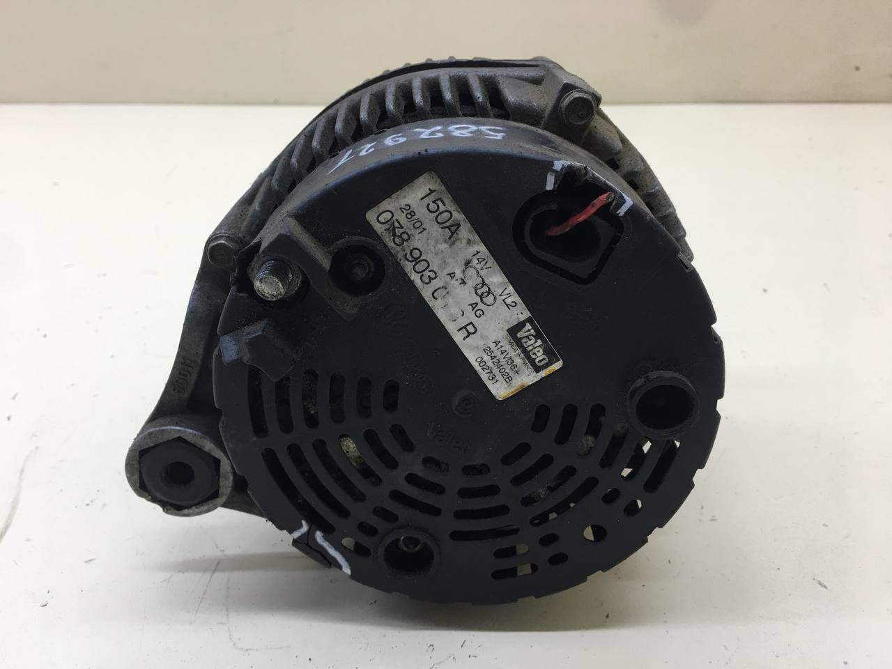 Генератор Volkswagen Passat B5 2000-2005 Генератор Volkswagen Passat B5 2000-2005