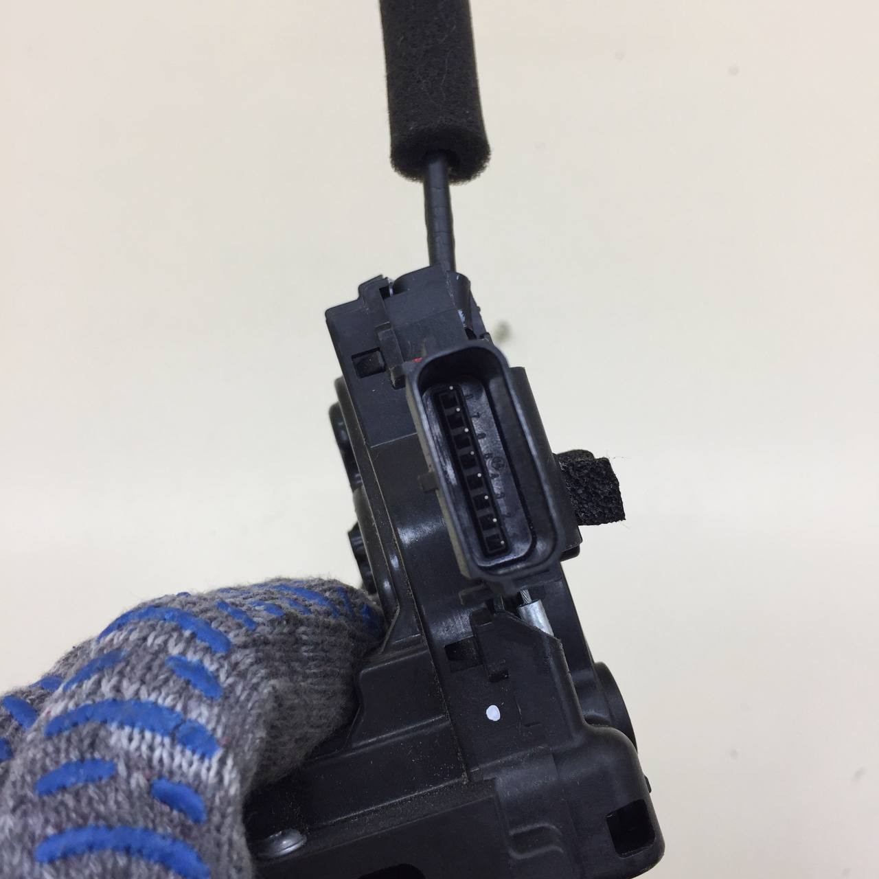 Замок двери передней правой EXEED RX 2022>