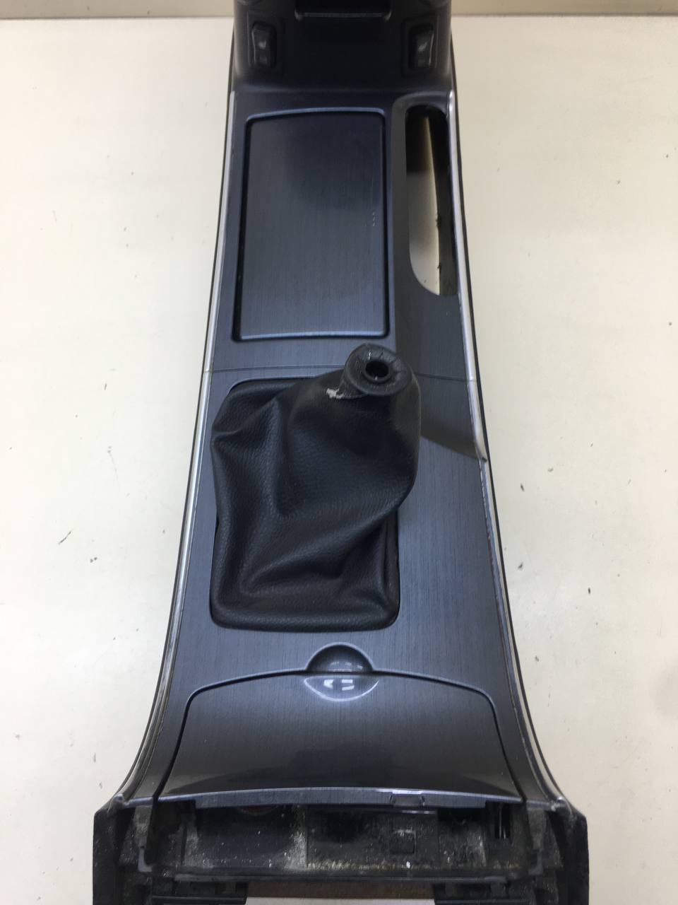 Консоль центральная Mazda Mazda 6 (GG) 2002-2007